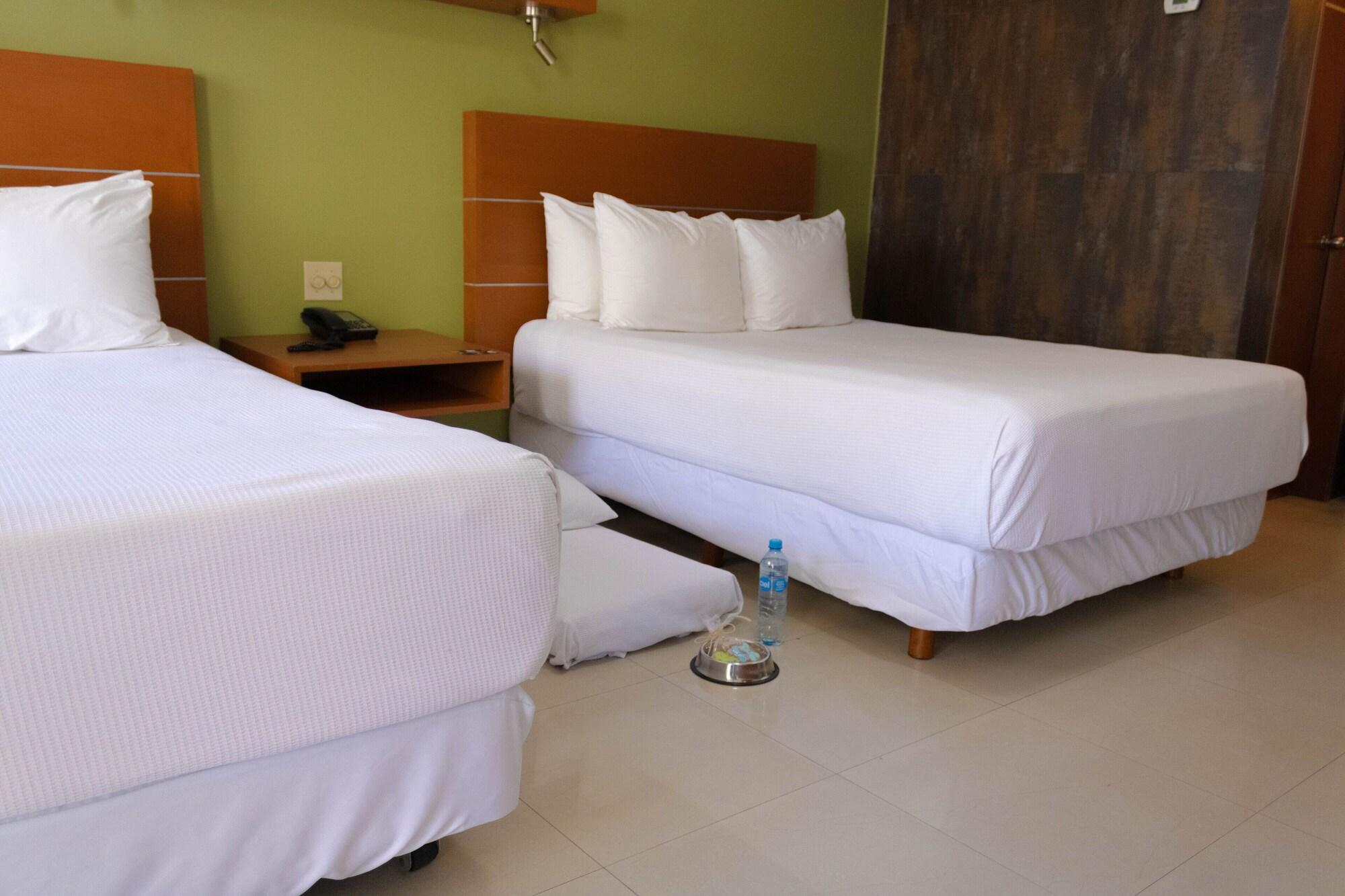 Hotel Calafia Mexicali Eksteriør billede
