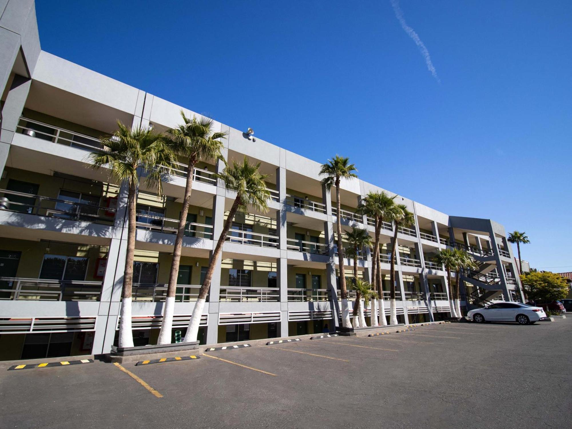 Hotel Calafia Mexicali Eksteriør billede